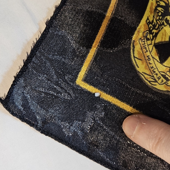 Water silk 34" Sq. Scarf polyester head, neck ware (nb) - Picture 4 of 7